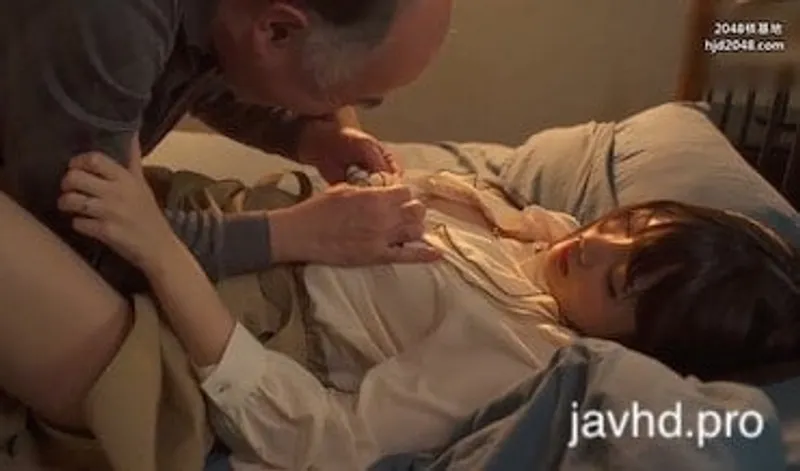 ông xã đi vắng bà xã bị lão già nhà đối diện hiếp suzu harumiya